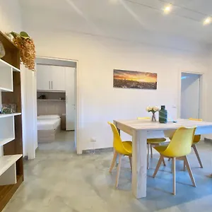 Casa Rosa, Peaceful Surrounded By Greenery With Free Parking, Wifi & Air Conditioning Apartment